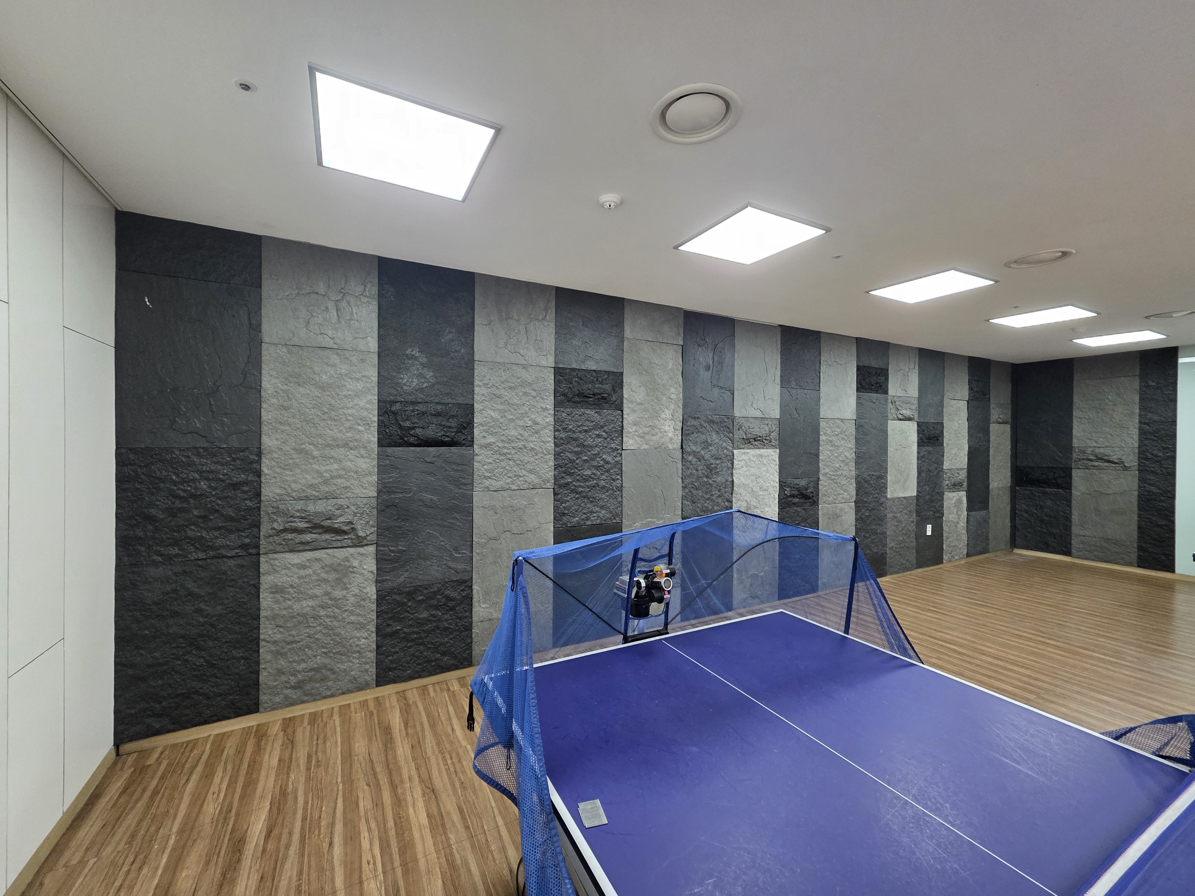 20251119-2025년-울산-동서발전-관사-시공후-사진탁구장로비1층-1.jpg